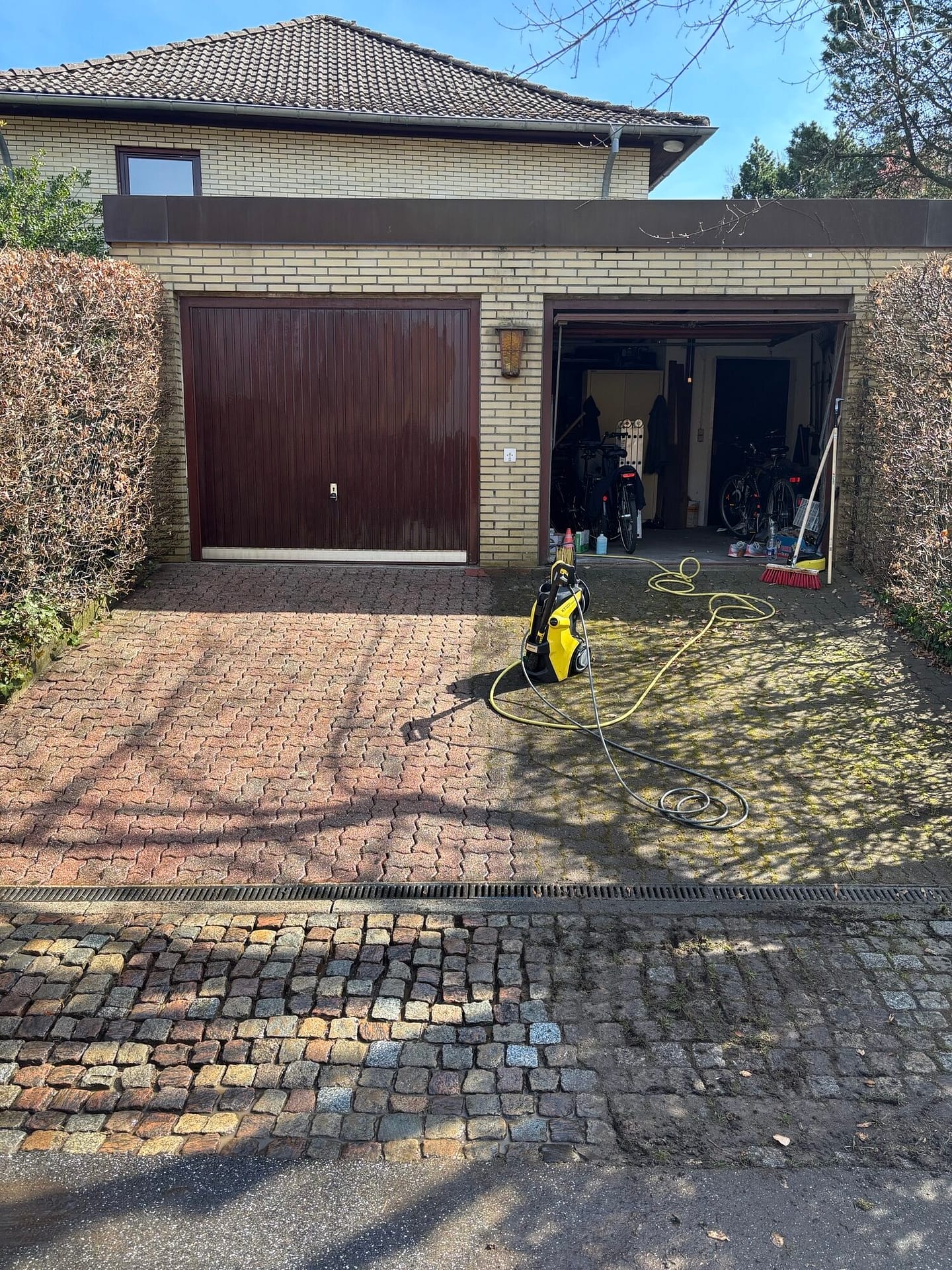 Einfahrt & Garage vorher